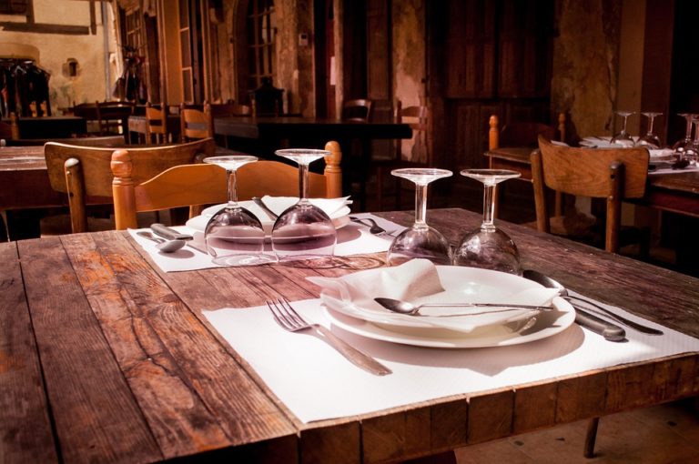 restaurant-738788_960_720