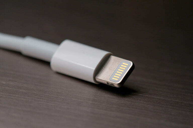 1024px-Lightning_connector